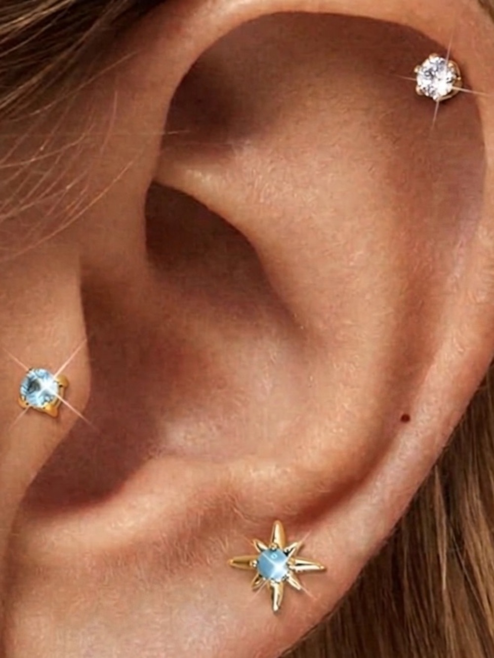 ⭐️FINAL PRICE #234 Gold Plated Starburst Blue Cubic Zirconia Stud Earrings - Picture 2 of 5